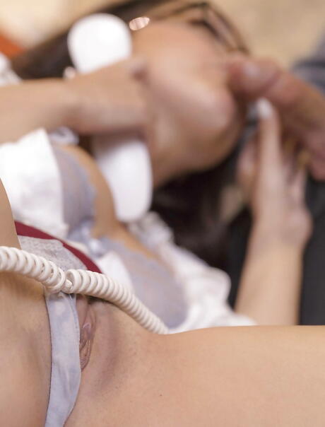 Hot american brunette Dillion Harper sucking hot dick and gets a cum blast in her mouth in office